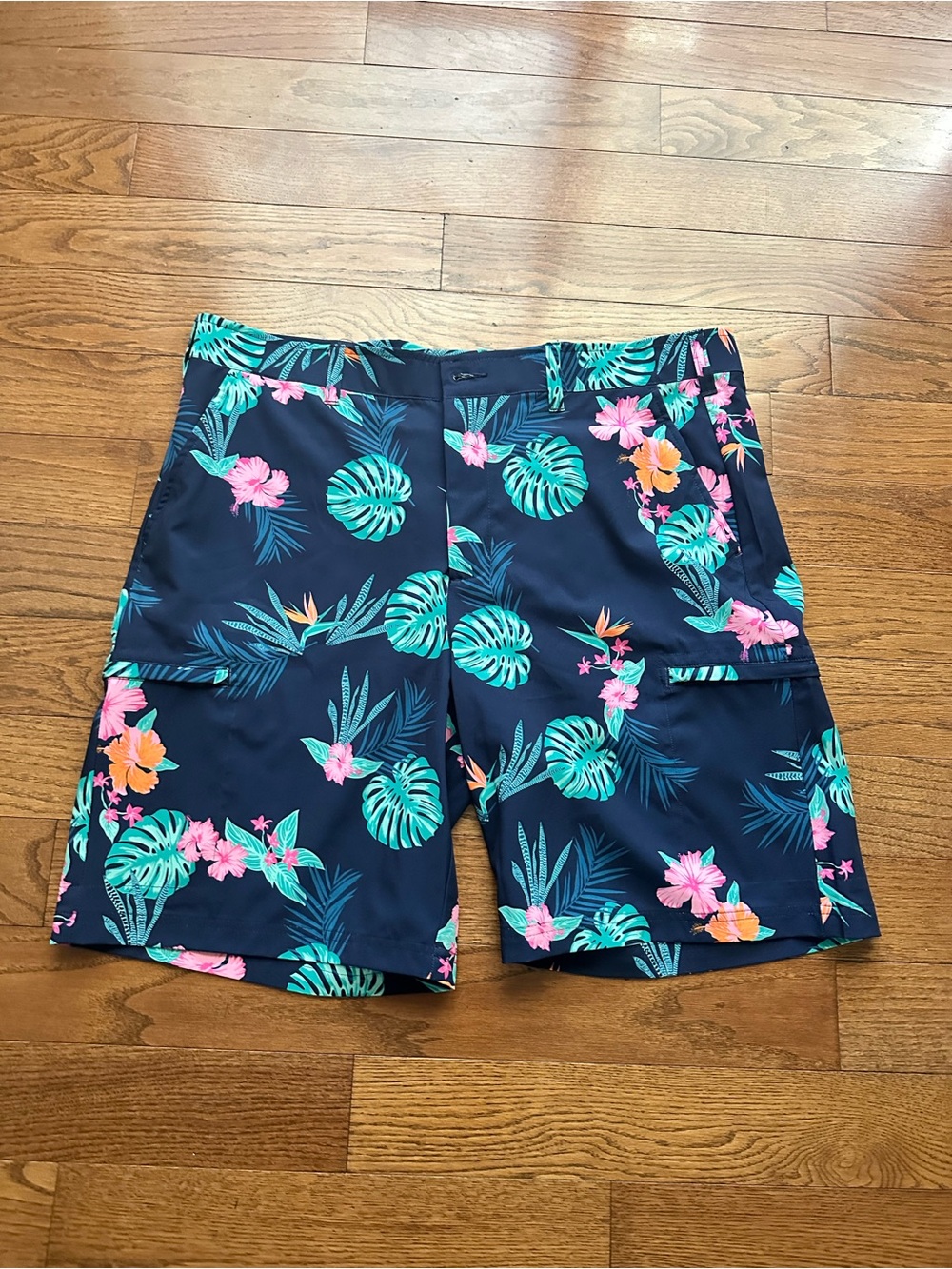 Birdie Bound Shorts Golf Performance 9” Floral Hawaiian Mens 38 Pockets Flex